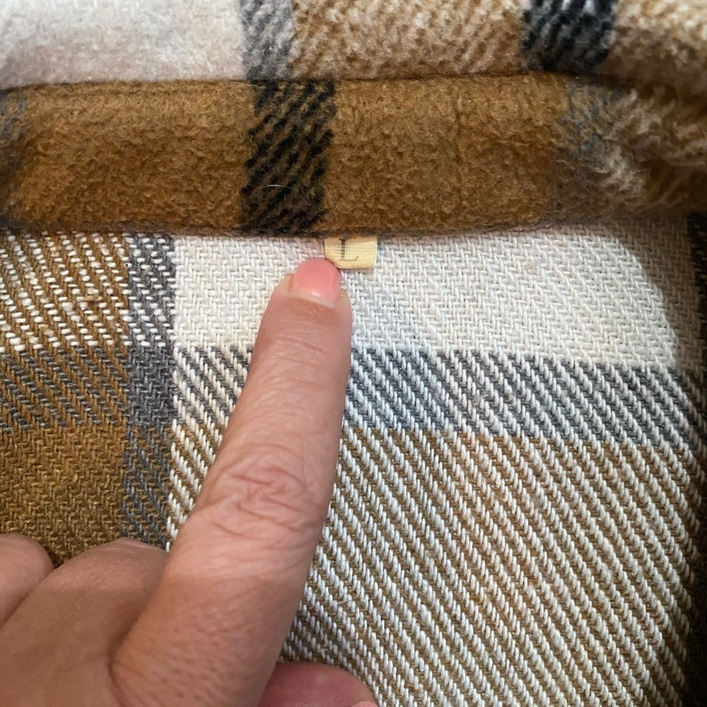 Women’s Tan Black Ivory Button Up Plaid Shacket, L or Large - Picture 8 of 11